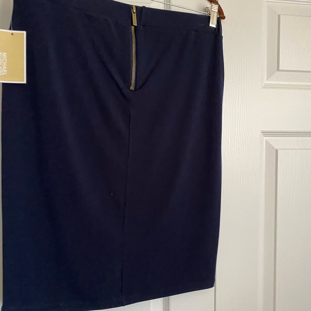 Dark blue skirt size M with tags